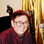厄德高被利兹联球员放倒右肩疑似受伤，队医检查后仍能坚持比赛